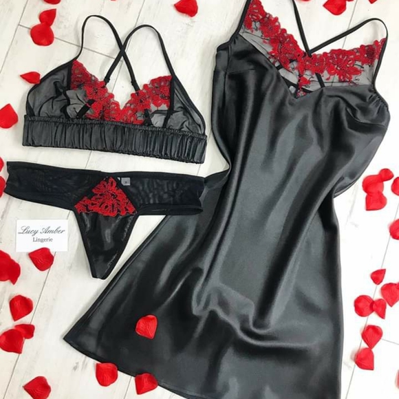 Lingerie - Picture 2 of 2